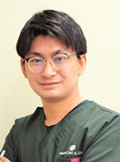歯科医師　吉岡　誠浩