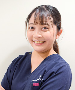 歯科医師　余島　菜々子